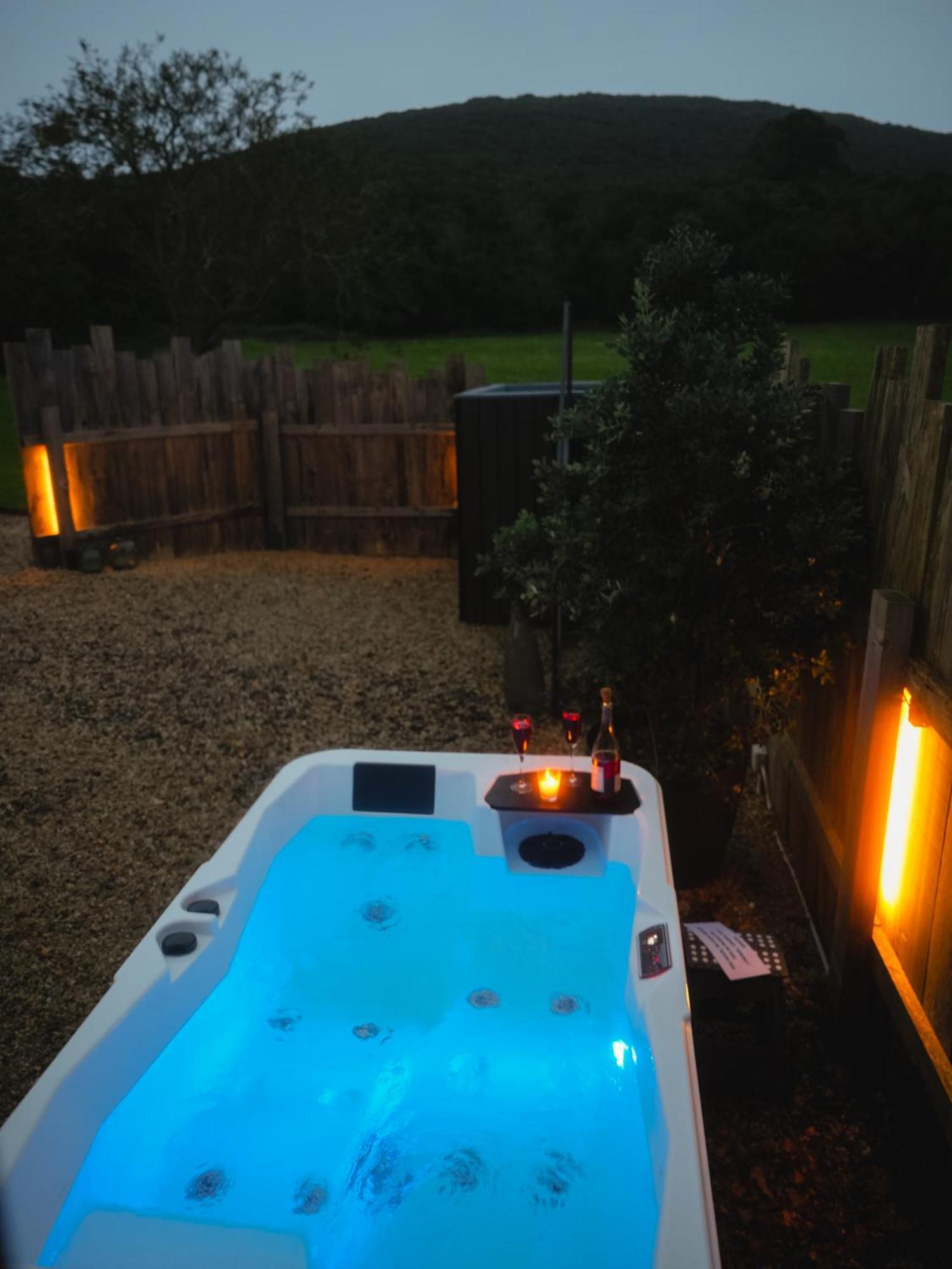 Vibe Luxury Cabins Arnuero Ngoại thất bức ảnh